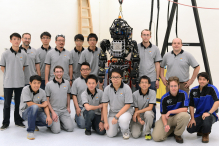  香港大學工程學院「阿特拉斯」人型機械人首會傳媒