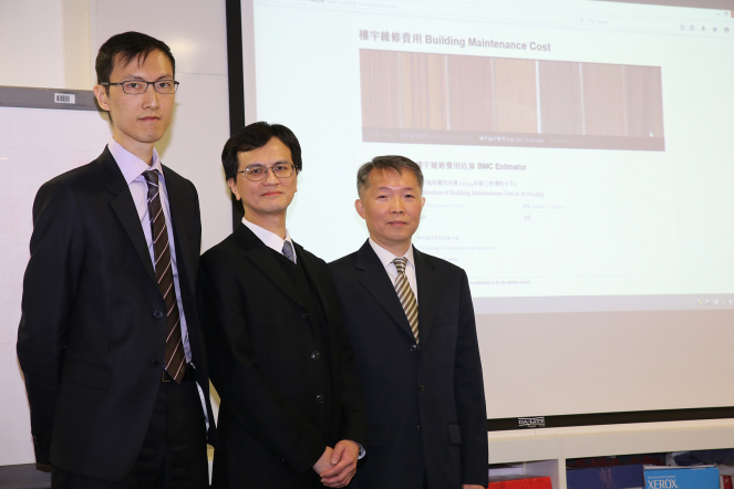 (由左至右) 香港大學房地産及建設系副教授黃紹基博士、香港大學房地産及建設系系主任及講座教授鄒廣榮教授、香港大學房地産及建設系副教授何志榮博士