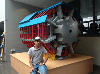 Gabriel 是歐洲核子研究組織(CERN)超環面儀器實驗(ATLAS Experiment)3000多個研究夥伴其中一員。