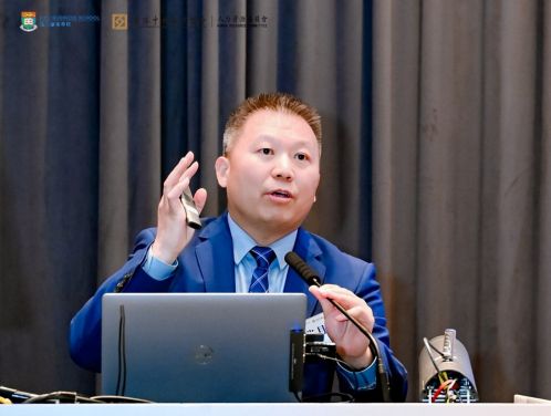 
	用友網絡科技股份有限公司副總裁張月強先生進行企業分享。

